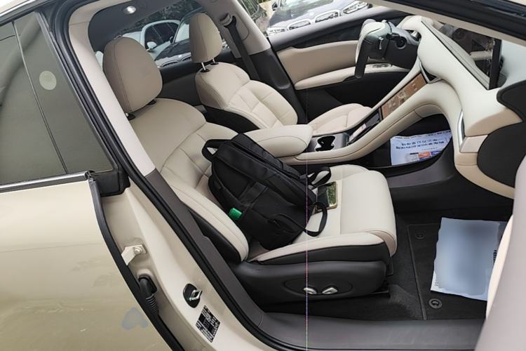 Used IM LS6 2023 Max Standard Edition Right Front Seat