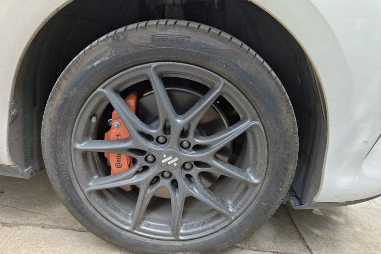 Used IM LS6 2023 Max Standard Edition Right Front Wheel Hub