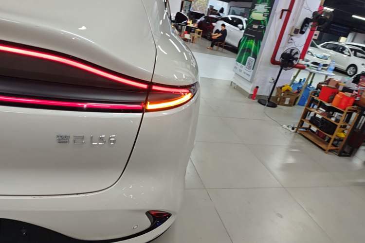 Used IM LS6 2023 Max Enhanced Performance Edition Right Rear Taillight