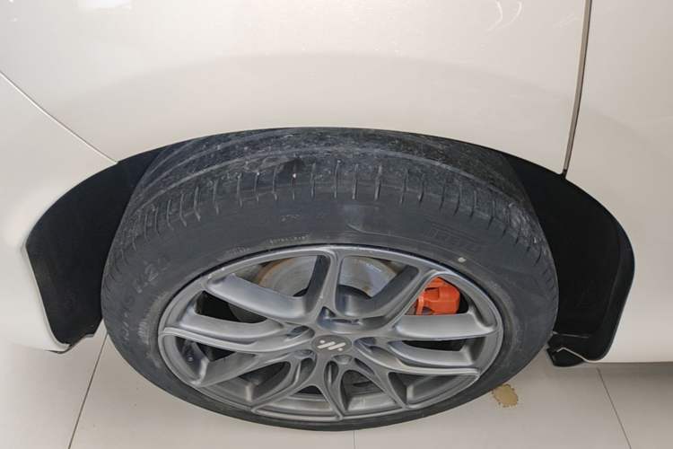 Used IM LS6 2023 Max Standard Edition Right Rear Wheel Hub