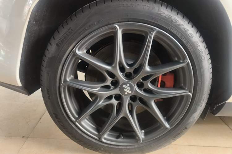 Used IM LS6 2023 Max Standard Edition Right Rear Wheel Hub