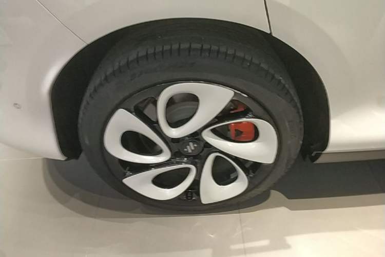 Used IM LS6 2023 Max Enhanced Performance Edition Right Rear Wheel Hub