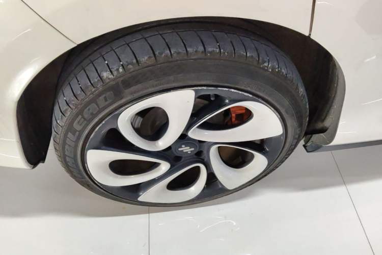 Used IM LS6 2023 Max Standard Edition Right Rear Wheel Hub