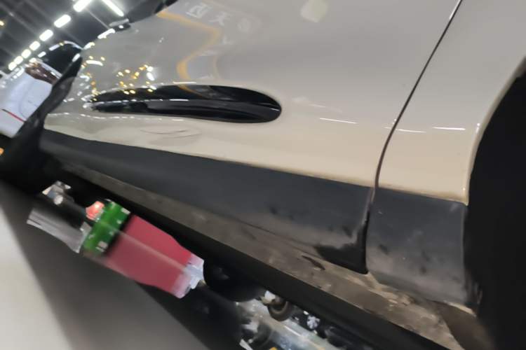 Used IM LS6 2023 Max Long-Range Version Right Side Sill