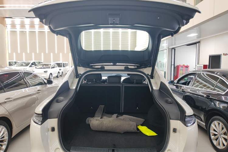 Used IM LS6 2023 Max Standard Edition Trunk