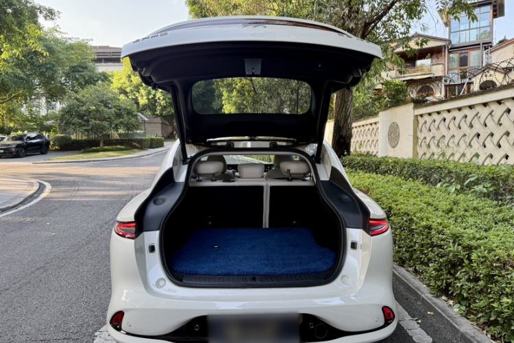 Used IM LS6 2023 Max Enhanced Performance Edition Trunk