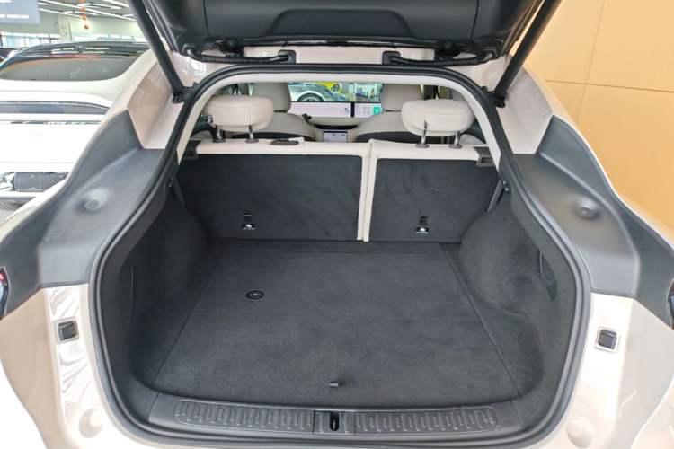 Used IM LS6 2023 Max Standard Edition Trunk