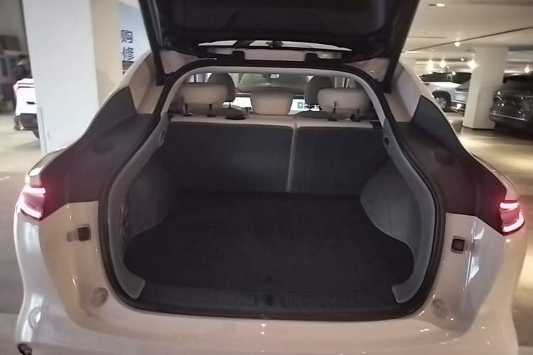 Used IM LS6 2023 Max Standard Edition Trunk