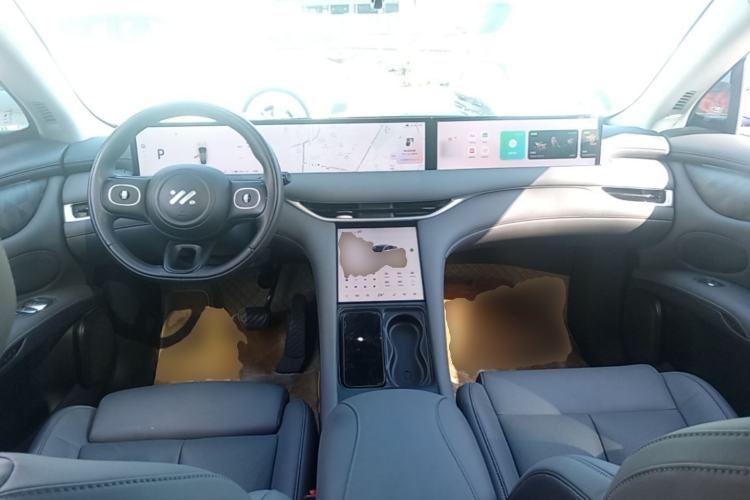 Used IM LS6 2023 Max Long-Range Version Center Console