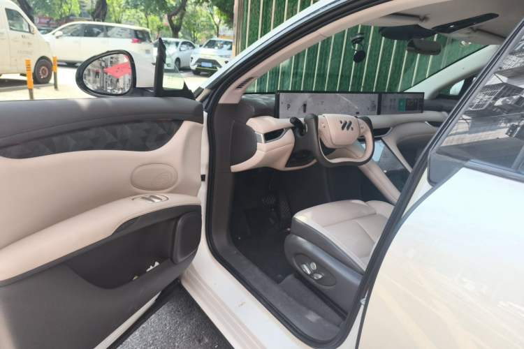 Used IM LS6 2023 Max Enhanced Performance Edition Driver Seat