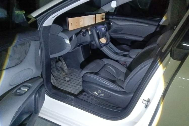 Used IM LS6 2023 Max Standard Edition Driver Seat