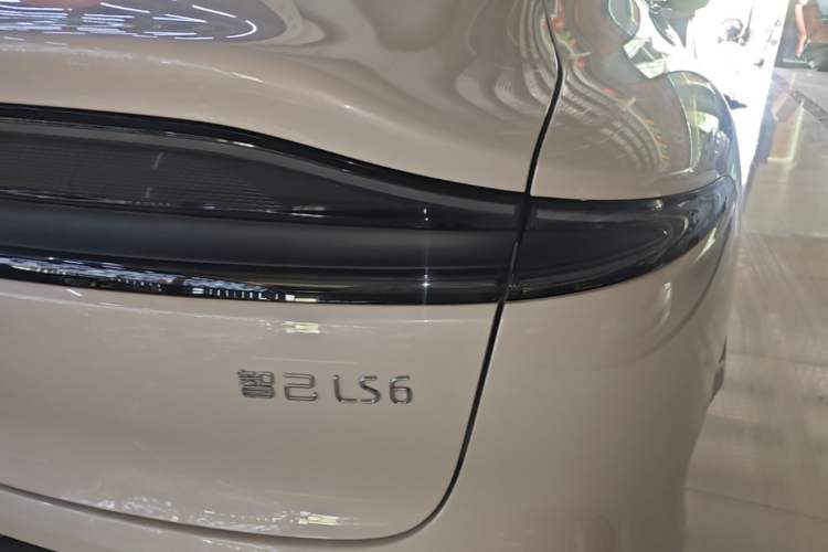 Used IM LS6 2023 Max Long-Range Version Exterior 3