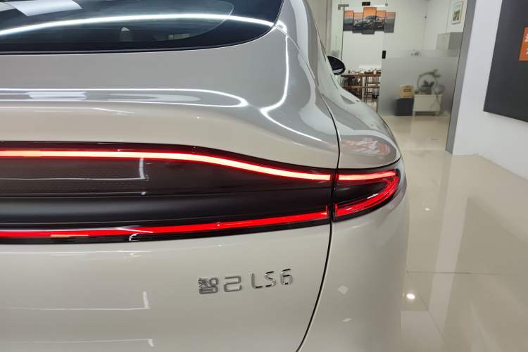 Used IM LS6 2023 Max Standard Edition Exterior 3