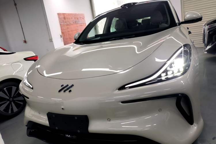 Used IM LS6 2023 Max Standard Edition Front