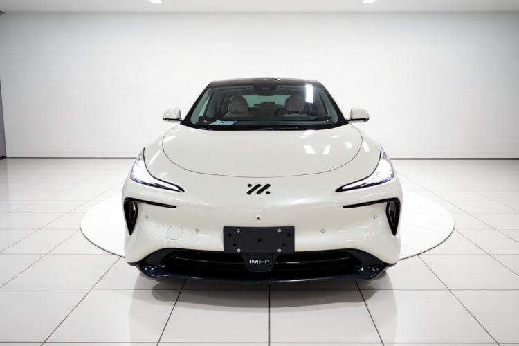 Used IM LS6 2023 Max Standard Edition Front