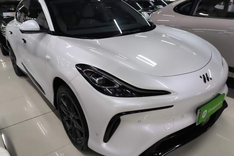 Used IM LS6 2023 Max Standard Edition Front Right 45 Deg