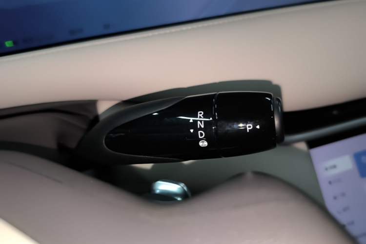 Used IM LS6 2023 Max Standard Edition Gear Lever