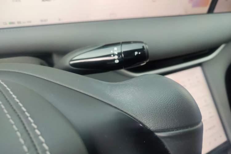 Used IM LS6 2023 Max Standard Edition Gear Lever
