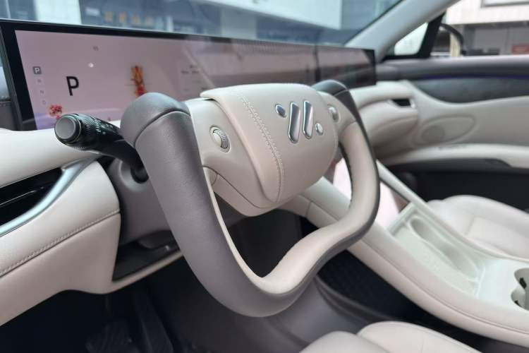 Used IM LS6 2023 Max Extended-Range Version Interior 1
