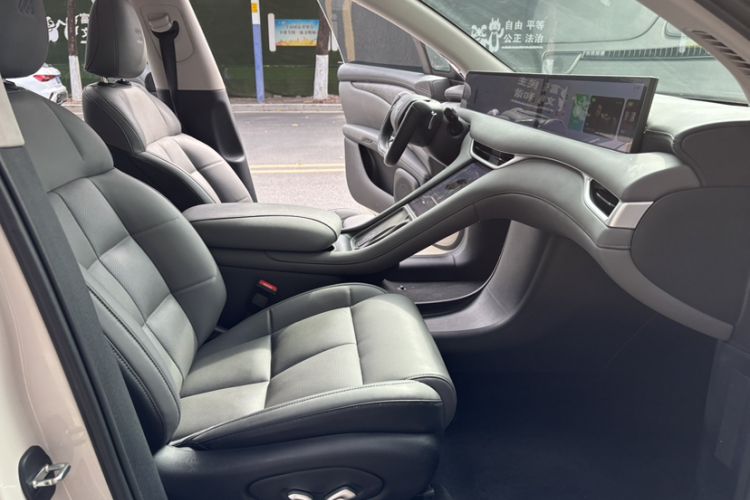 Used IM LS6 2023 Max Standard Edition Interior 10