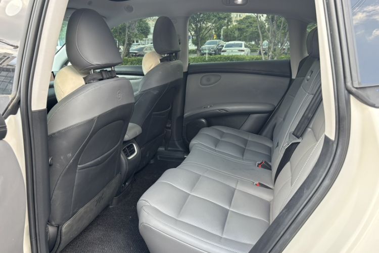 Used IM LS6 2023 Max Standard Edition Interior 12