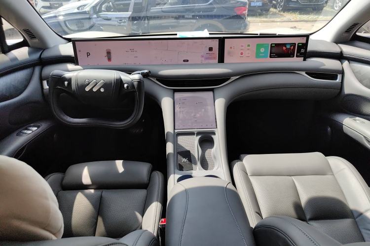 Used IM LS6 2023 Max Standard Edition Interior 2