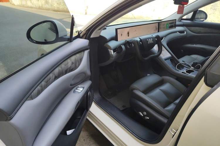 Used IM LS6 2023 Max Long-Range Version Interior 3