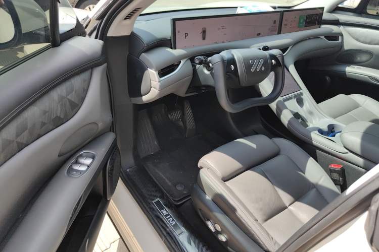Used IM LS6 2023 Max Standard Edition Interior 3