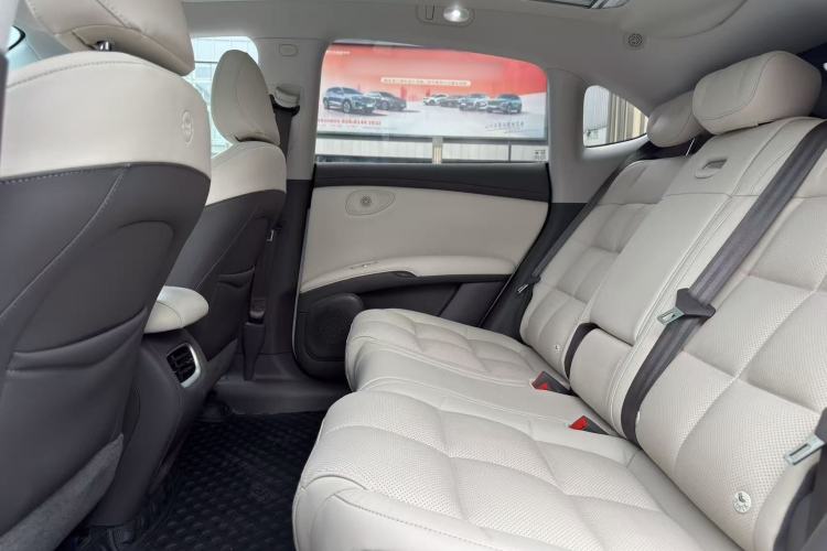 Used IM LS6 2023 Max Extended-Range Version Interior 4