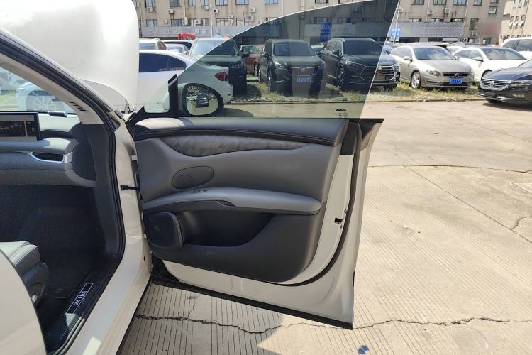 Used IM LS6 2023 Max Standard Edition Interior 5
