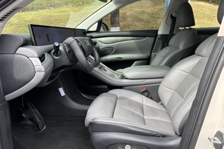 Used IM LS6 2023 Max Standard Edition Interior 6