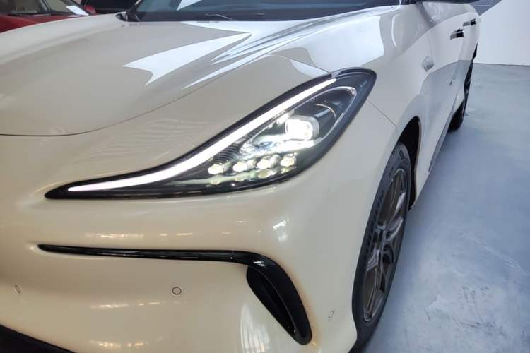 Used IM LS6 2023 Max Standard Edition Left Front Headlight