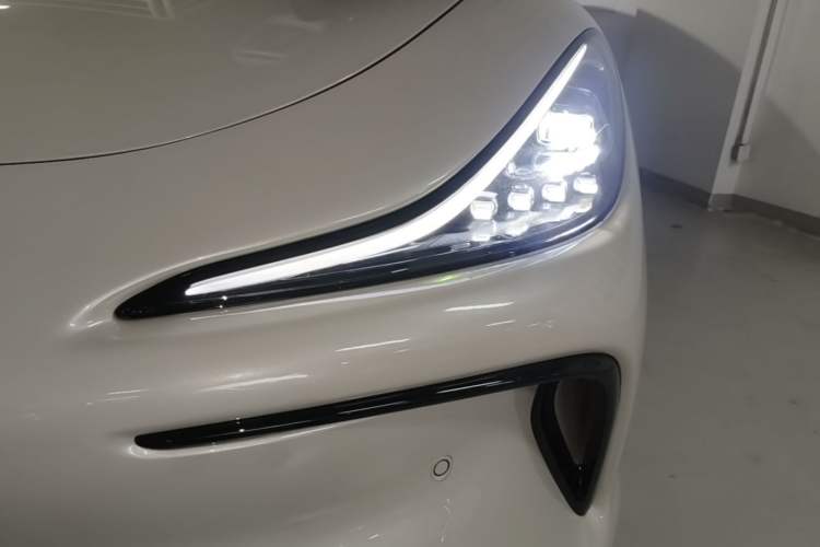 Used IM LS6 2023 Max Enhanced Performance Edition Left Front Headlight
