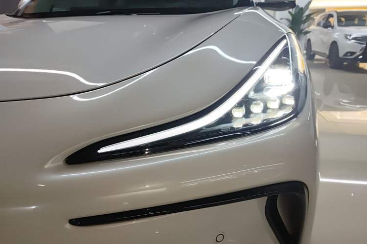 Used IM LS6 2023 Max Standard Edition Left Front Headlight