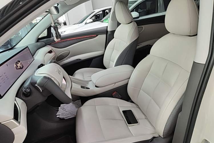 Used IM LS6 2023 Max Standard Edition Left Front Seat