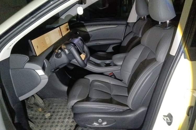 Used IM LS6 2023 Max Standard Edition Left Front Seat