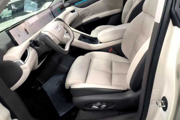 Used IM LS6 2023 Max Standard Edition Left Front Seat