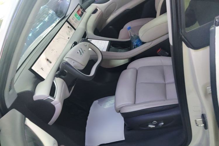 Used IM LS6 2023 Max Standard Edition Left Front Seat