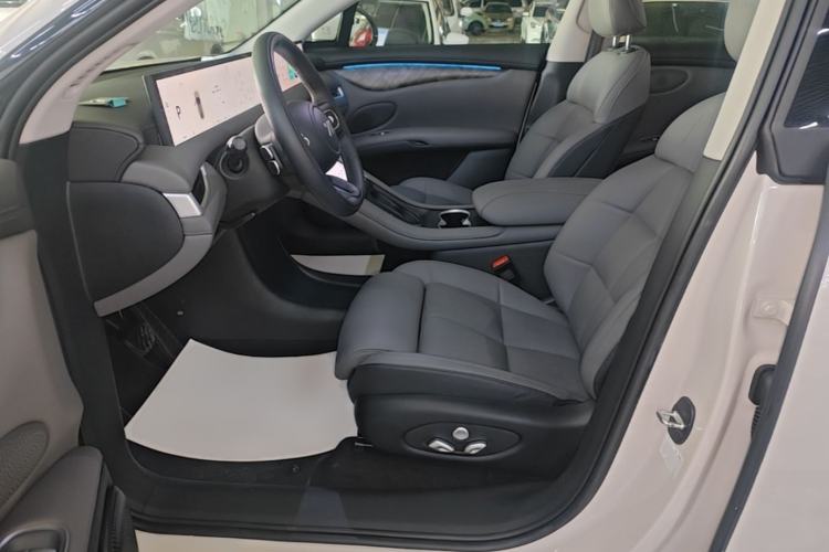 Used IM LS6 2023 Max Long-Range Version Left Front Seat