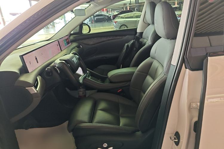 Used IM LS6 2023 Max Long-Range Version Left Front Seat