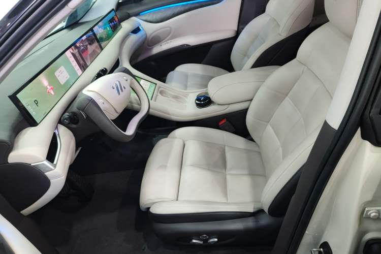 Used IM LS6 2023 Max Standard Edition Left Front Seat