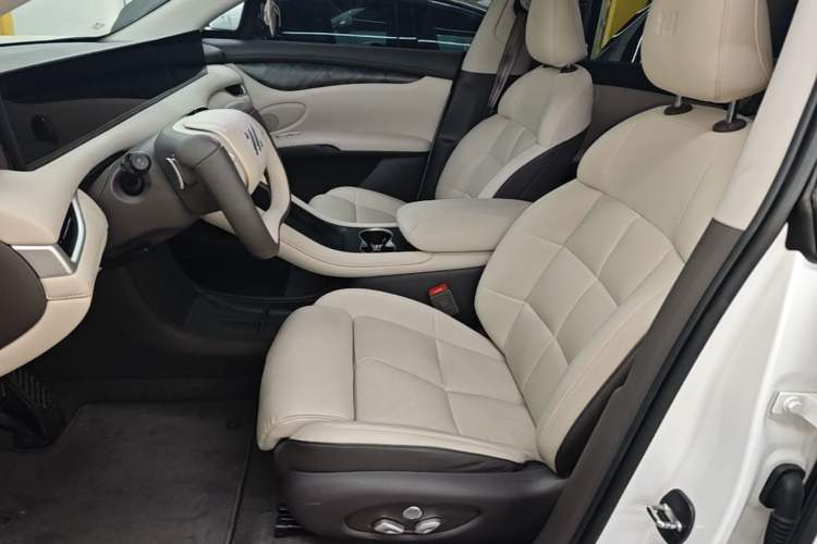 Used IM LS6 2023 Max Standard Edition Left Front Seat