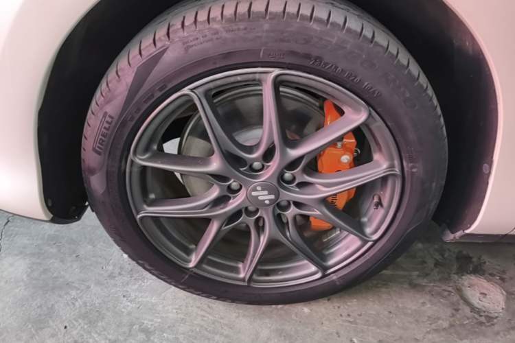 Used IM LS6 2023 Max Standard Edition Left Front Wheel Hub