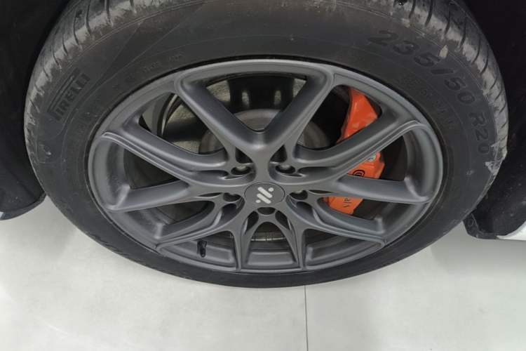 Used IM LS6 2023 Max Standard Edition Left Front Wheel Hub