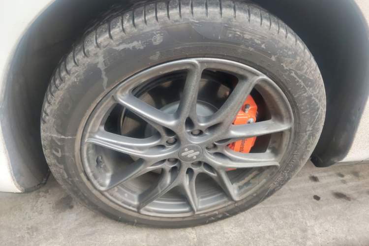 Used IM LS6 2023 Max Standard Edition Left Front Wheel Hub