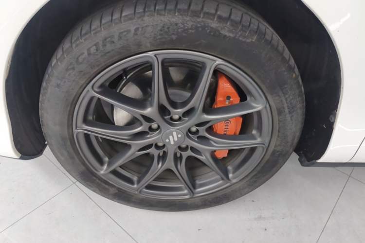 Used IM LS6 2023 Max Standard Edition Left Front Wheel Hub