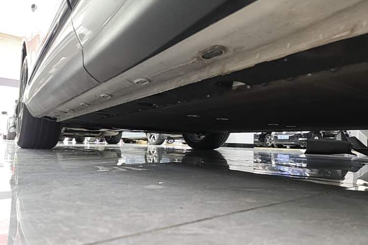Used IM LS6 2023 Max Standard Edition Left Side Sill
