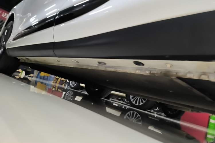 Used IM LS6 2023 Max Standard Edition Left Side Sill