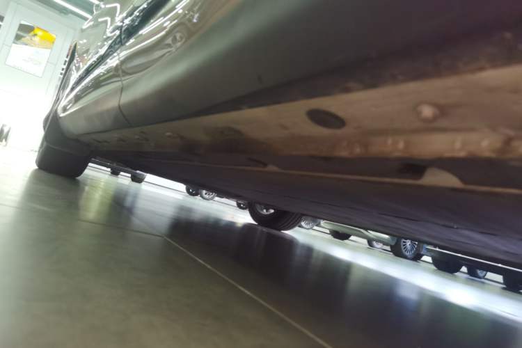 Used IM LS6 2023 Max Extended-Range Version Left Side Sill