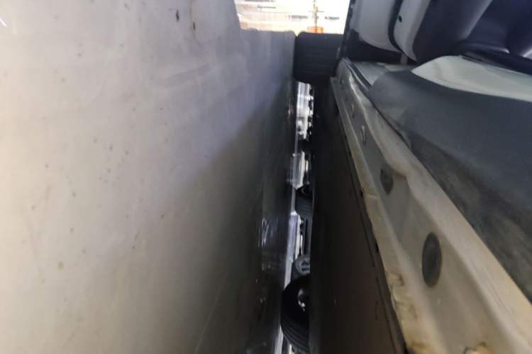 Used IM LS6 2023 Max Standard Edition Left Side Sill